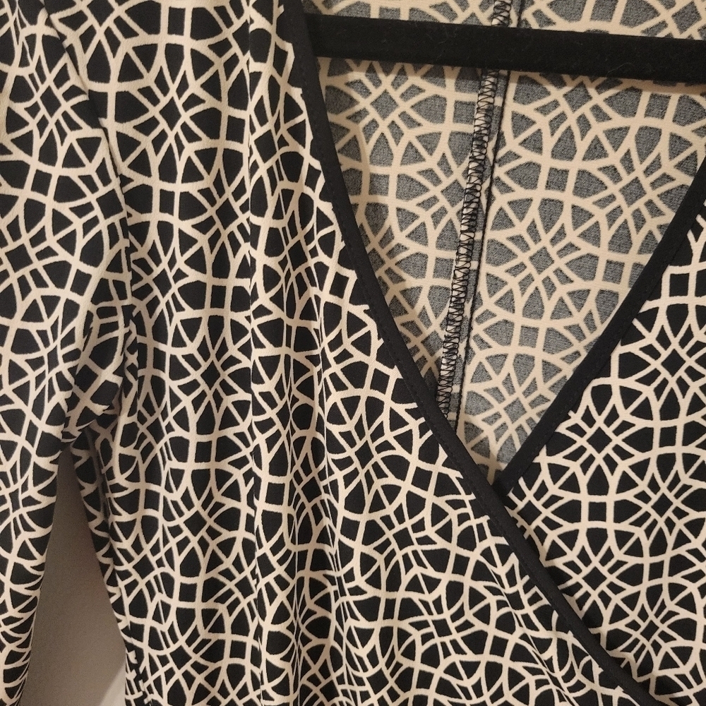 City Triangles Womens Black And Cream Babydoll V-Neck Wrap Dress. Office Sz M - Picture 8 of 10